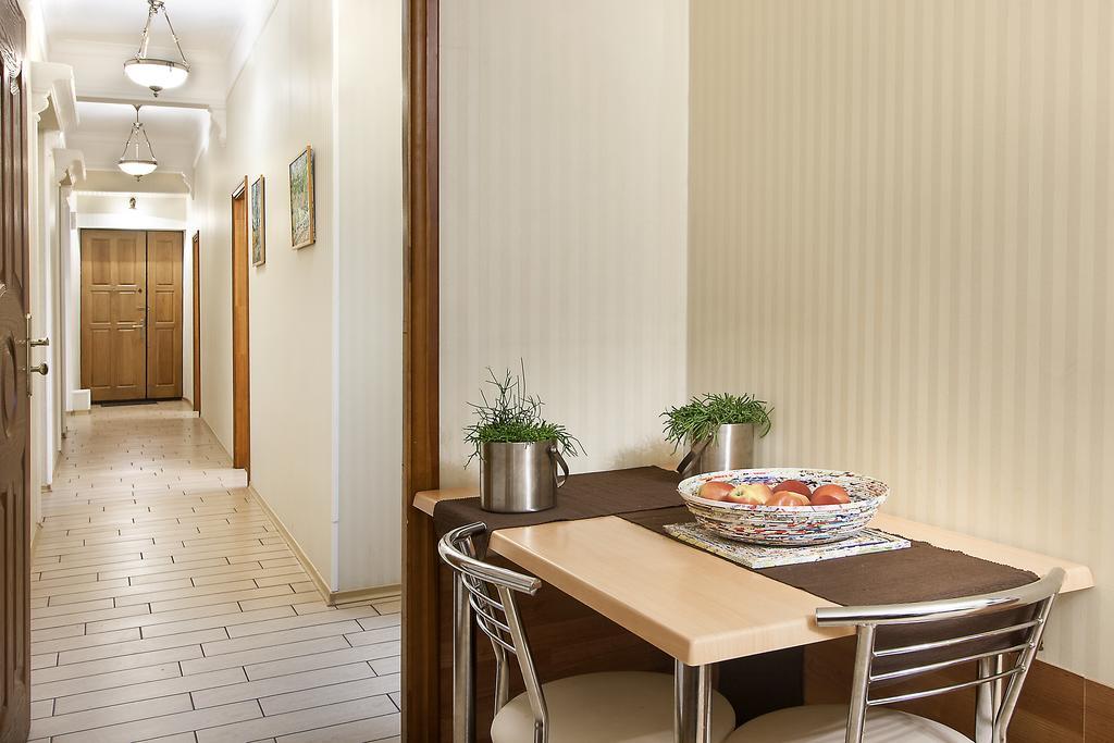 Bessarabka Apartments Kiew Zimmer foto